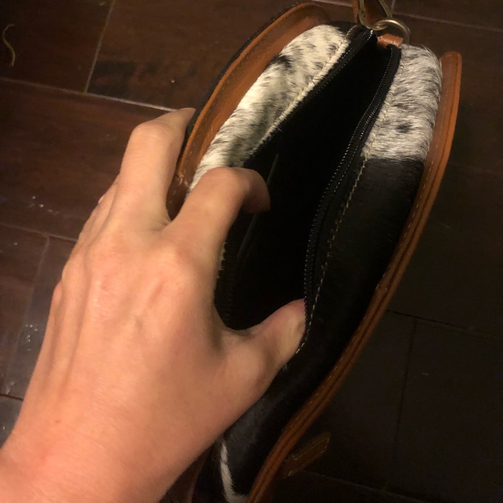 Western Cowhide and Tooled Leather Canteen Purse - Picture 3 of 6